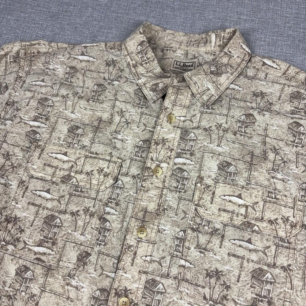 L.L.Bean Fishing Shirt MensXXL Short Sleeve Fish Village Print Made Canada 0XQ42